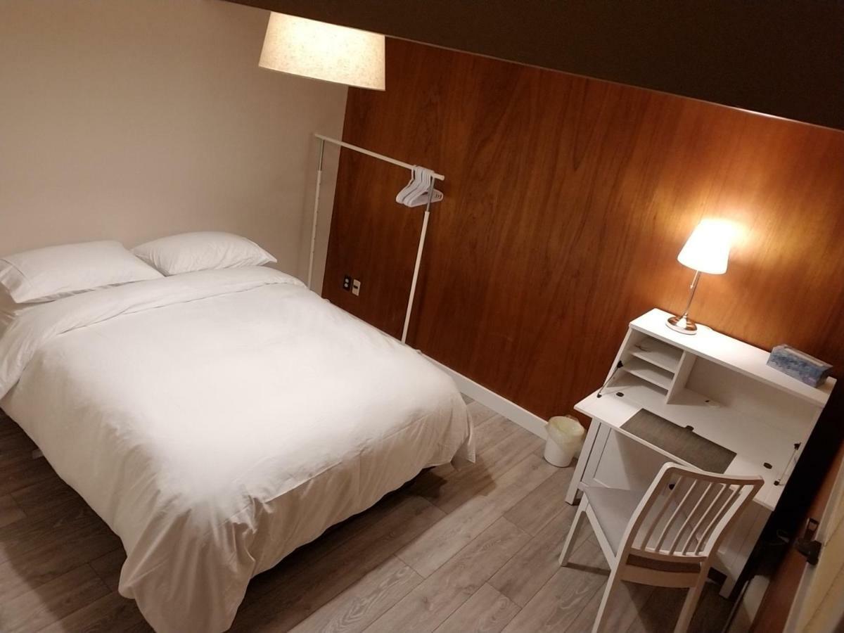 City Gardens Suites B&B Lynn Creek Extérieur photo